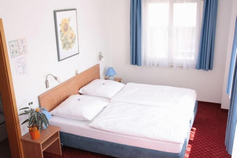 Hotel Schillerplatz Öhringen Zewnętrze zdjęcie